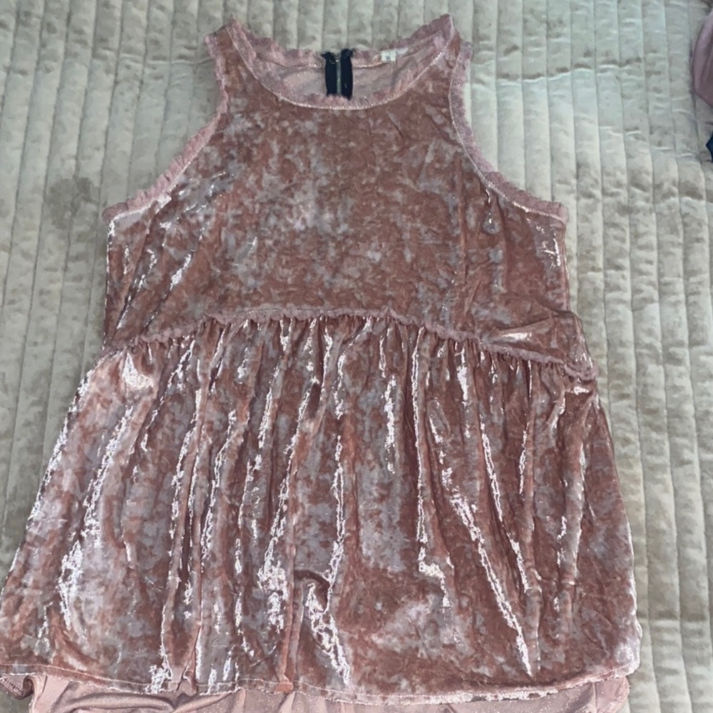 POL Crushed Velvet Sleeveless Top in Dusty Rose Small